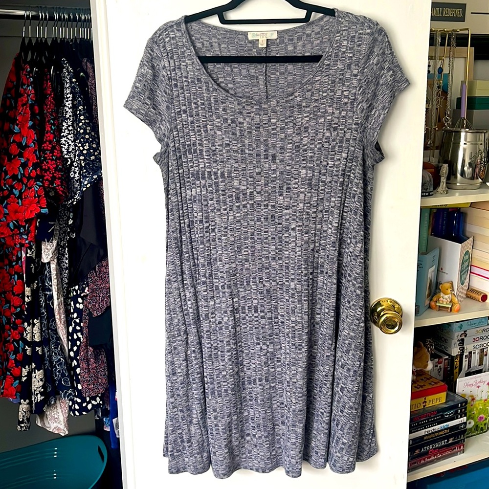 Short sleeve T-shirt shift dress